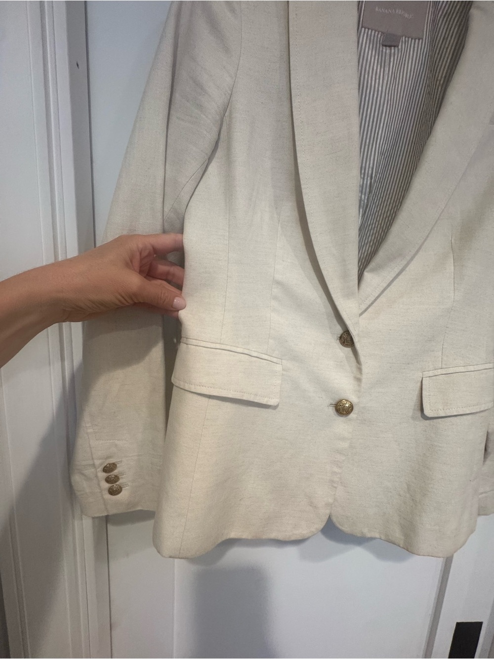 Banana Republic Cream Single-Button Tailored Blazer - Picture 6 of 11